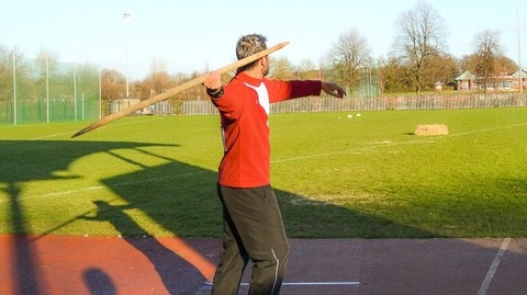 throwing a reconstructed neanderthal spear of the schoeningen find